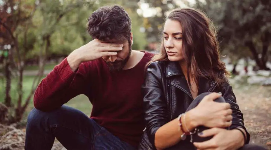 Is your Boyfriend Looking for a Breakup? These 5 Warning Signs Will Help You