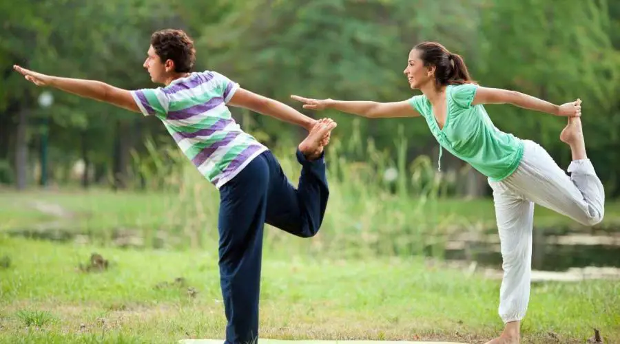 Why it is Hard to Stand Up After Sitting On the Floor? Here are Four Ways to Fix It